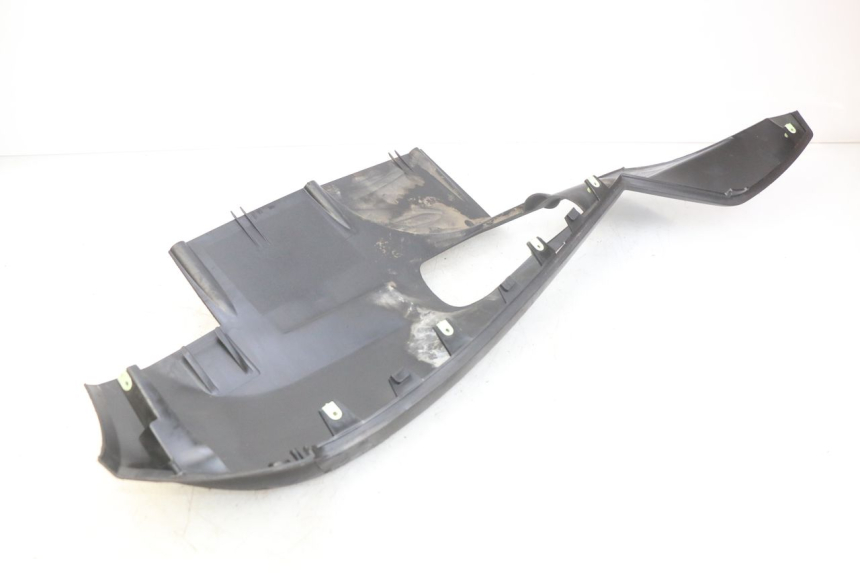 photo de LEWY PROG WLOTU POWIETRZA PEUGEOT SATELIS 125 (2010 - 2012) - Punkty mocowania