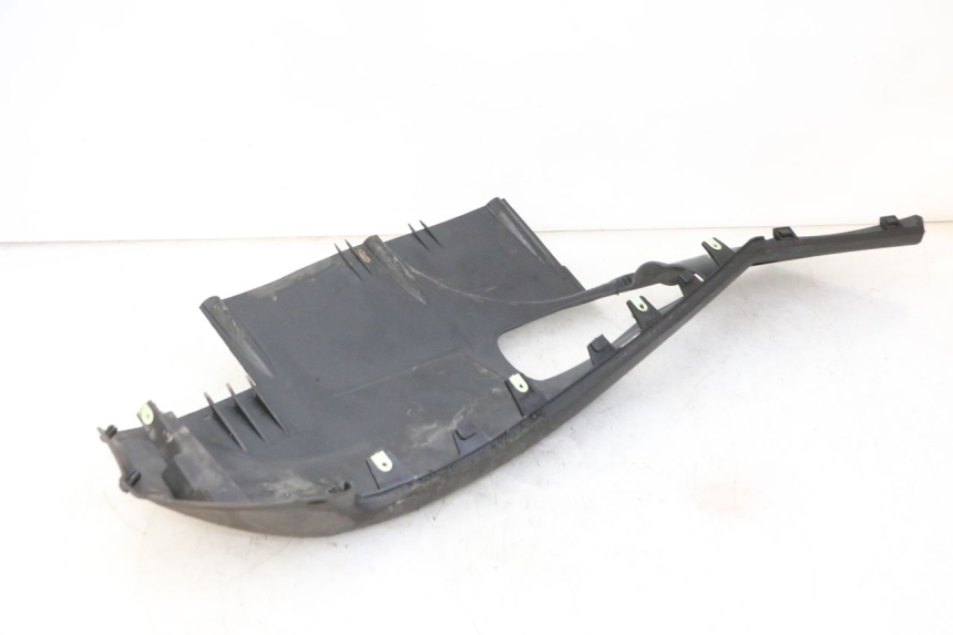 photo de LEWY PROG WLOTU POWIETRZA PEUGEOT SATELIS 125 (2013 - 2018) - Widok ogólny