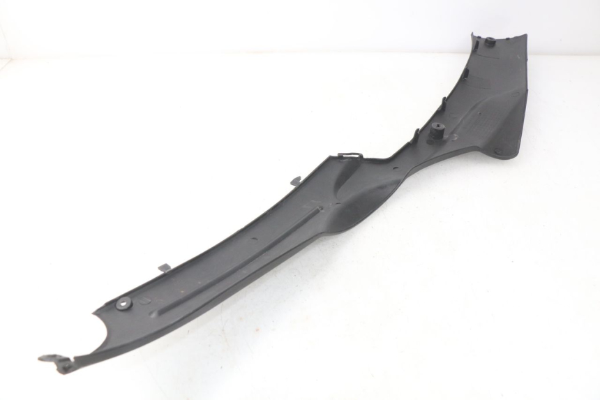 photo de LEWY PROG WZMACNIAJĄCY KAROSERIĘ FYM STRADA 50 (2007 - 2014) - Zoom stanu zużycia