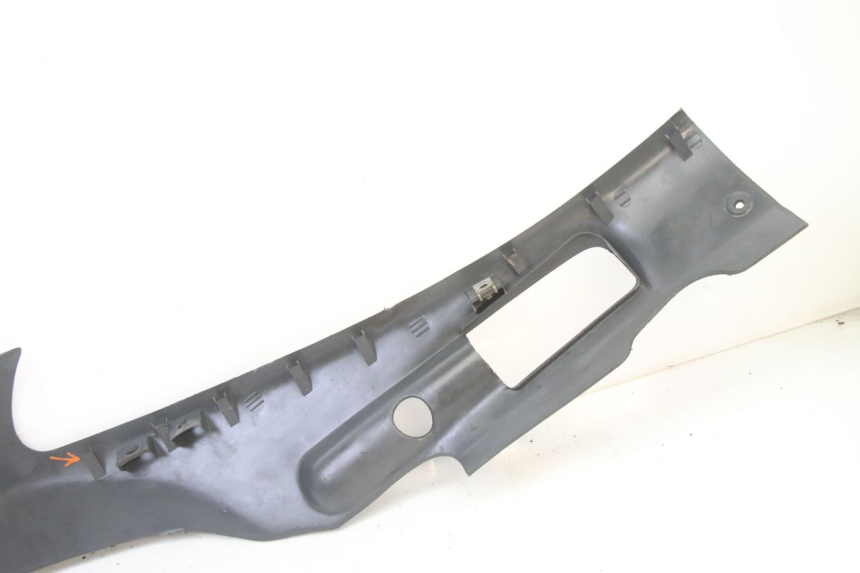 photo de LEWY PROG WLOTU POWIETRZA PIAGGIO SUPER LX 125 (2000 - 2003) - Punkty mocowania