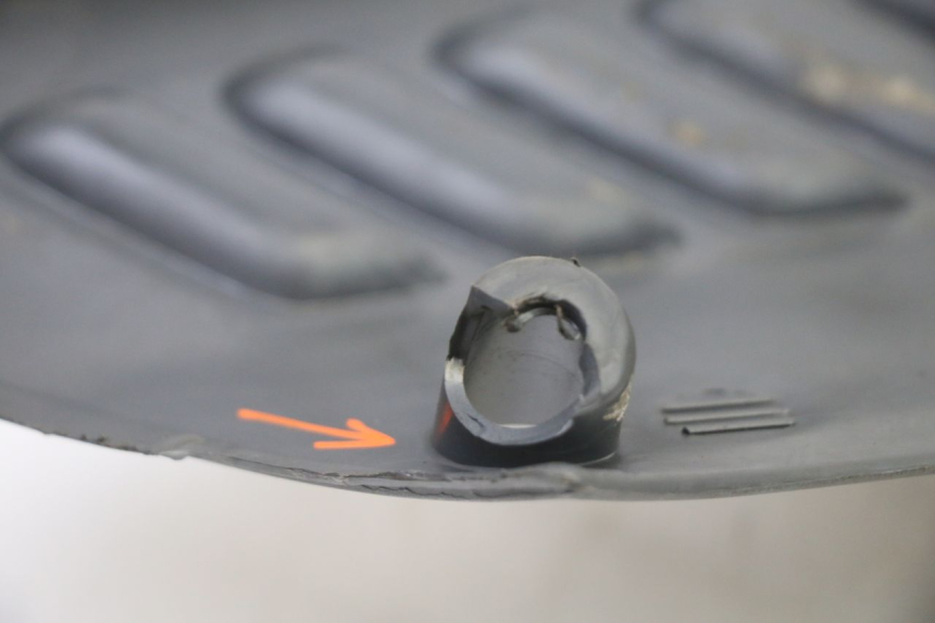 photo de LEWY PROG WLOTU POWIETRZA PIAGGIO SUPER LX 125 (2000 - 2003) - Stan powierzchni