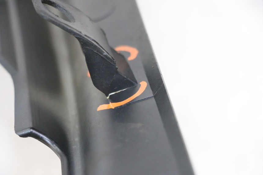 photo de LEWY PROG WZMACNIAJĄCY APRILIA SXR 50 (2021 - 2023) - Inny kąt widzenia