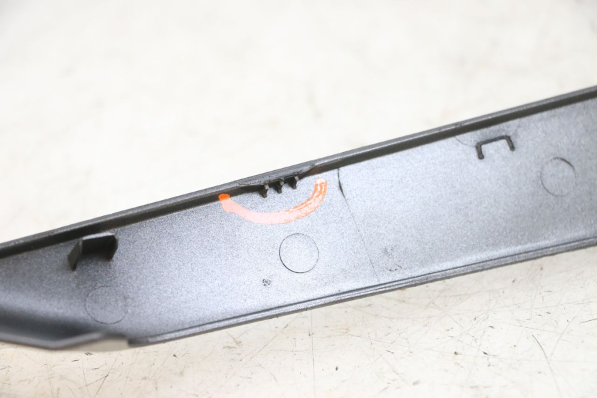 photo de LEWY PROG WLOTU POWIETRZA YAMAHA TRICITY 300 (2020 - 2024) - Punkty mocowania