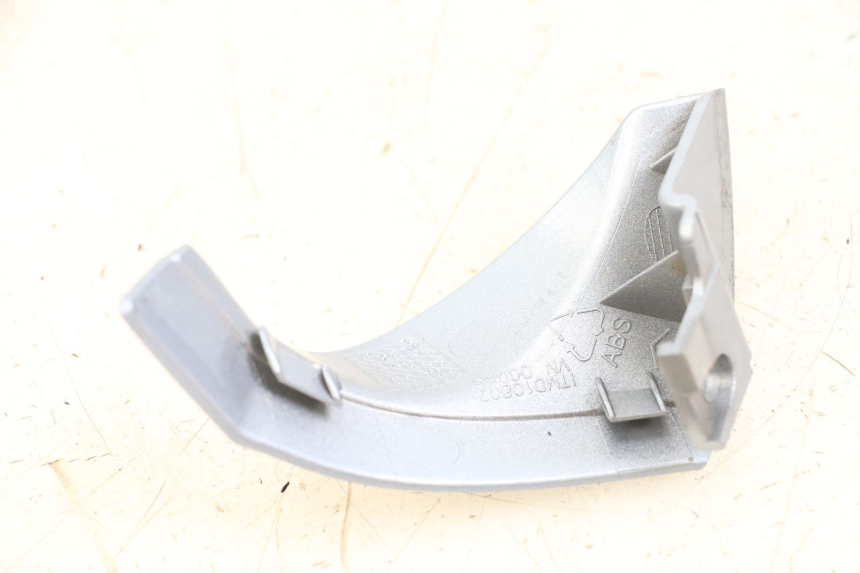 photo de LEWY PROG WLOTU POWIETRZA PIAGGIO VESPA PRIMAVERA 4T 50 (2021 - 2024) - Inny kąt widzenia