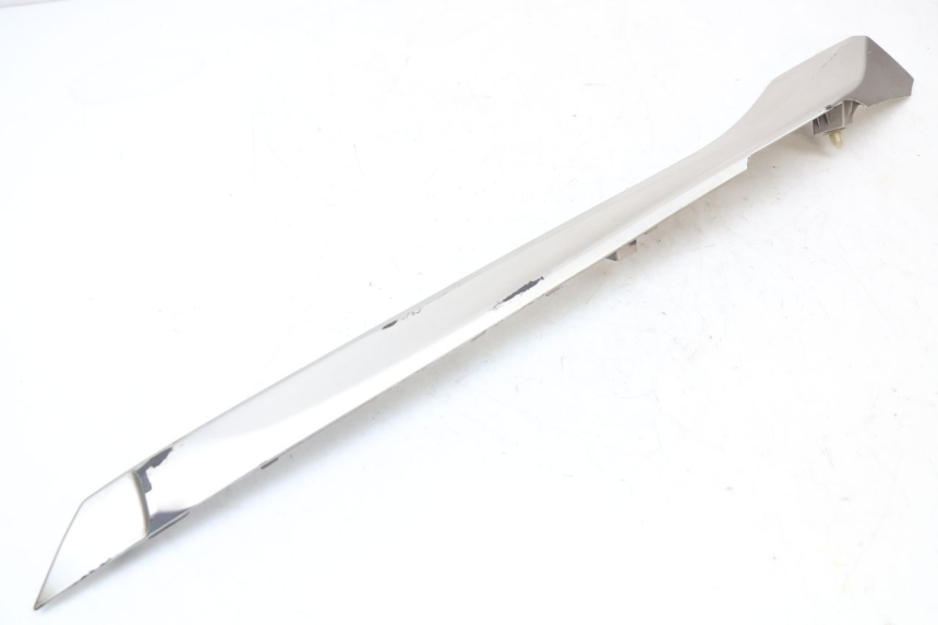 photo de LEWY PROG WZMACNIAJĄCY YAMAHA XMAX X-MAX ABS 125 (2017 - 2020) - Zbliżenie techniczne