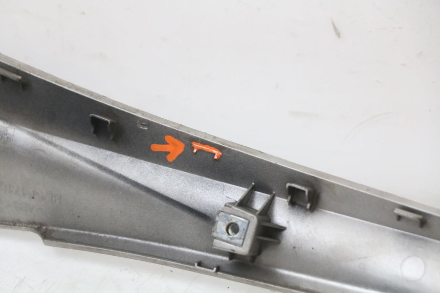 photo de LEWY PROG WZMACNIAJĄCY YAMAHA XMAX X-MAX ABS 125 (2017 - 2020) - Stan powierzchni