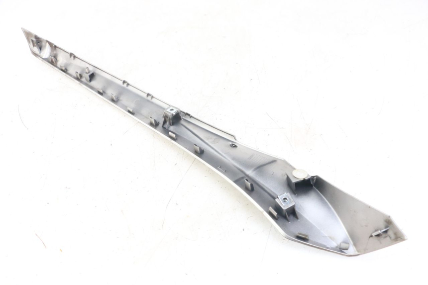 photo de LEWY PROG WZMACNIAJĄCY YAMAHA XMAX X-MAX ABS 125 (2017 - 2020) - Zbliżenie techniczne