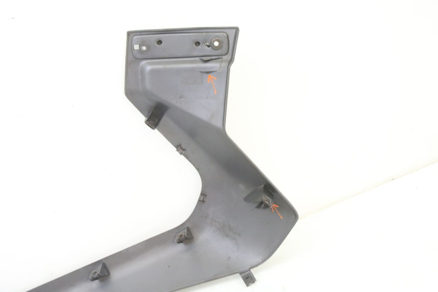 photo de LEWY PROG WLOTU POWIETRZA YAMAHA XMAX X-MAX 125 (2006 - 2009) - Punkty mocowania