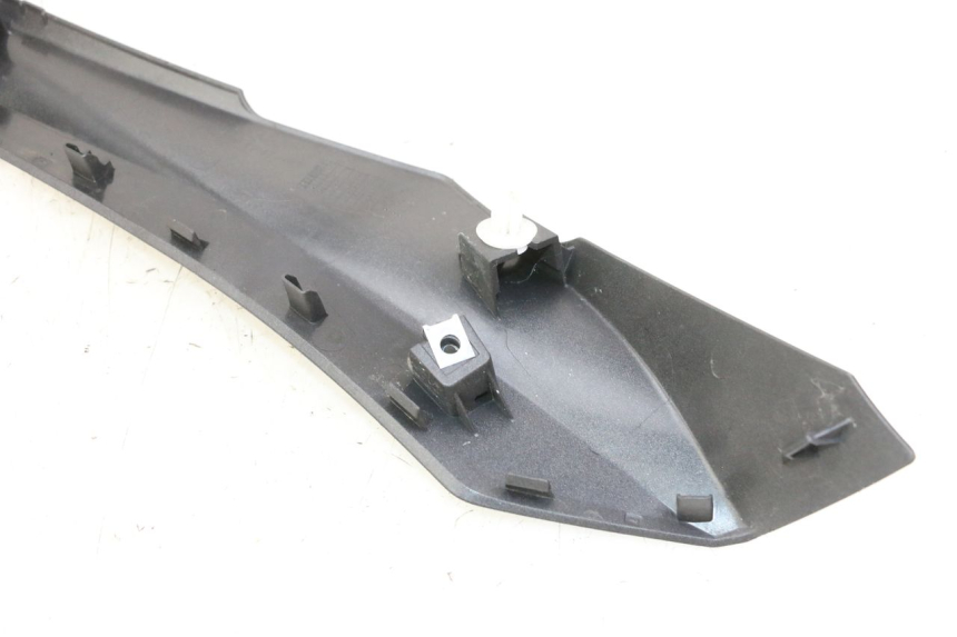 photo de LEWY PROG WLOTU POWIETRZA YAMAHA XMAX X-MAX 125 (2021 - 2025) - Zbliżenie techniczne