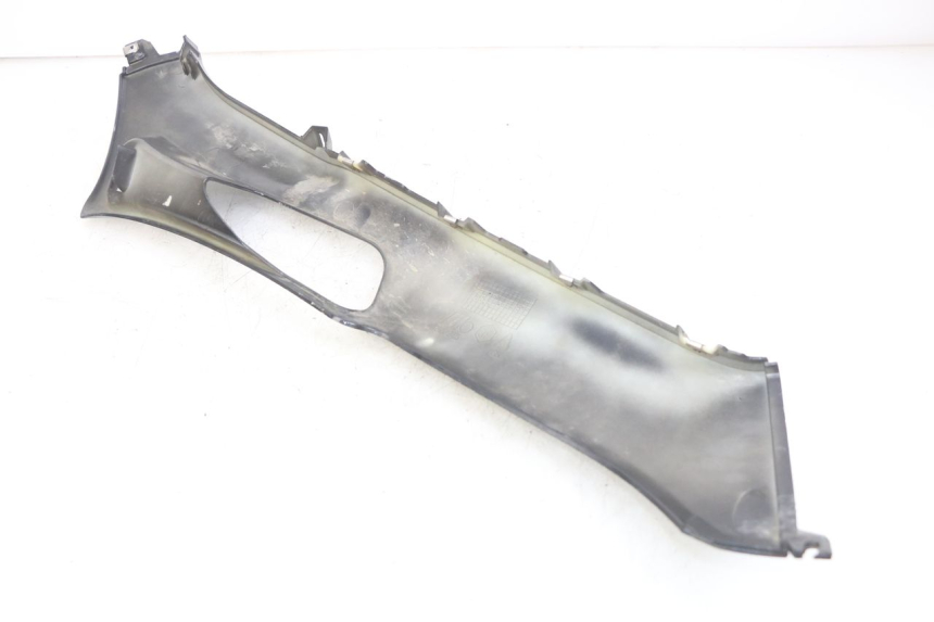 photo de LEWY PROG WLOTU POWIETRZA PIAGGIO X8 125 (2004 - 2007) - Inny kąt widzenia