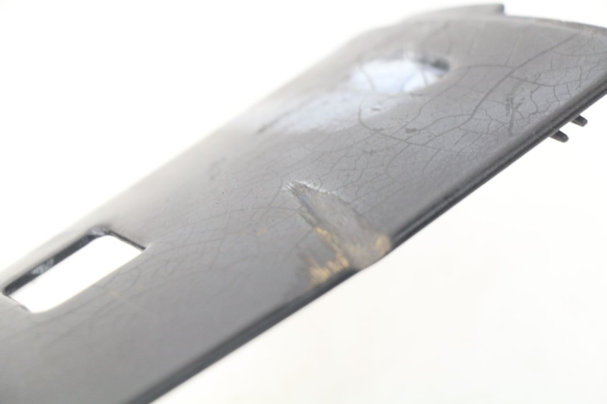 photo de LEWY PROG WZMACNIAJĄCY KAROSERIĘ YAMAHA YP MAJESTY 125 (1998 - 2001) - Szczegół części