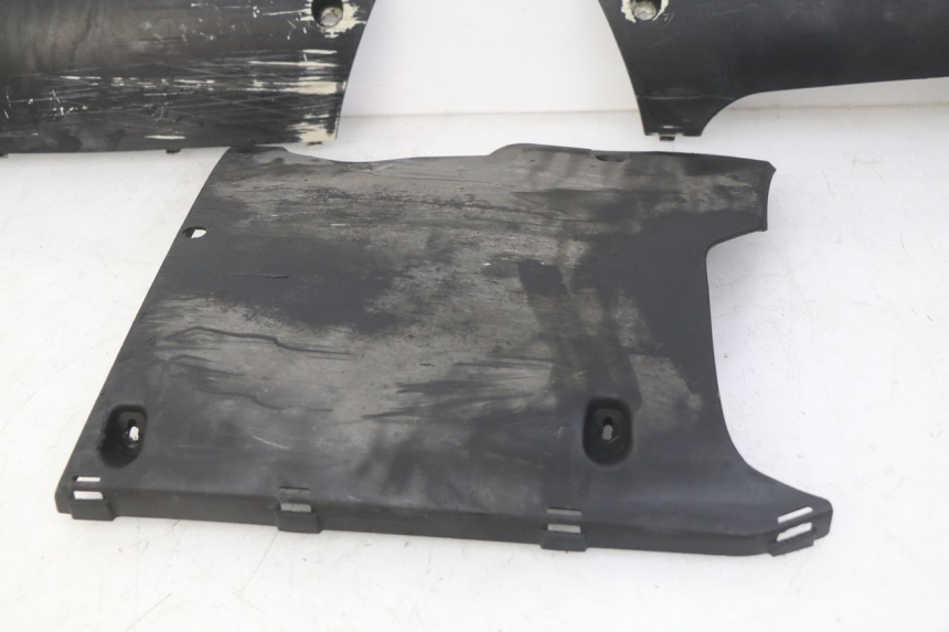 photo de PROGIEŁDŹ NADWOZIA PEUGEOT KISBEE 2T 50 (2010 - 2017) - Część sprawdzona