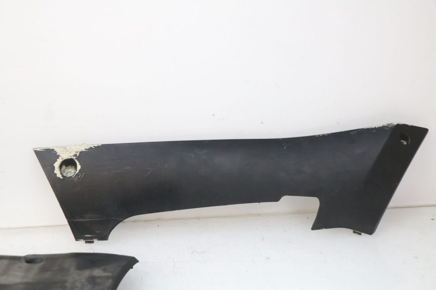 photo de PROGIEŁDŹ NADWOZIA PEUGEOT KISBEE 2T 50 (2010 - 2017) - Oznaczenia i referencje