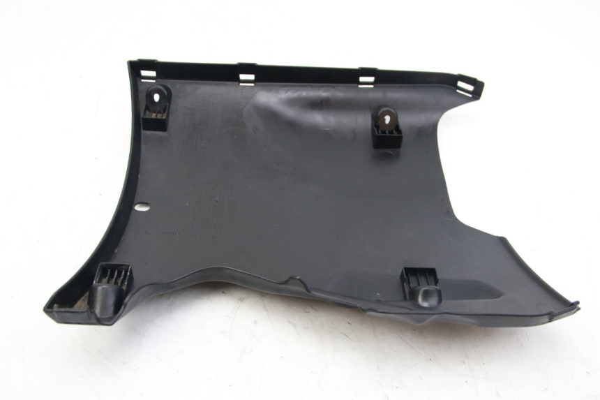 photo de PROGIEBIEŃ NADWOZIA PEUGEOT KISBEE 2T 50 (2018 - 2022) - Zbliżenie techniczne