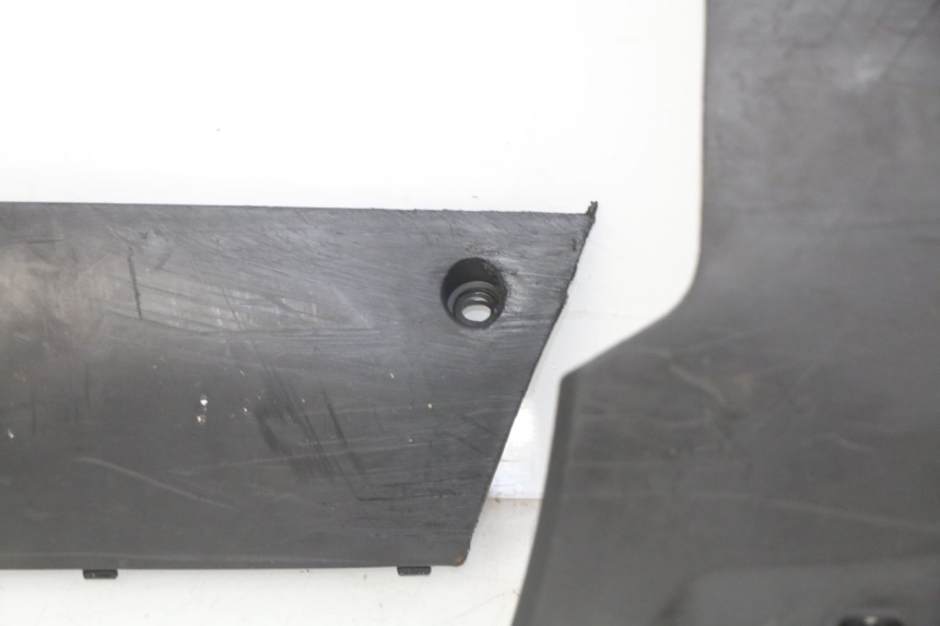 photo de PROGIEŁDŹ NADWOZIA PEUGEOT KISBEE 2T 50 (2010 - 2017) - Oznaczenia i referencje