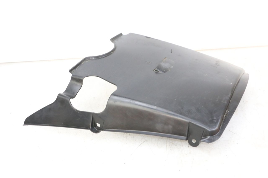 photo de progi boczne PEUGEOT BELVILLE 125 (2017 - 2021) - Zbliżenie techniczne