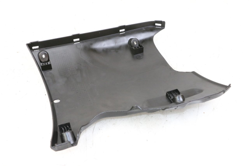 photo de PROGIEBIEŃ NADWOZIA PEUGEOT STREETZONE 4T 50 (2018 - 2023) - Szczegół części