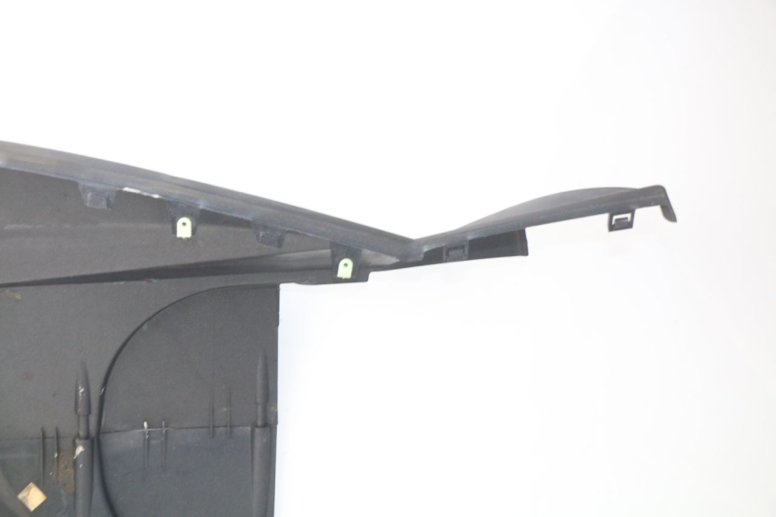 photo de PROGIEBIEŃ NADWOZIA PEUGEOT SATELIS 300 (2012 - 2015) - Szczegóły charakterystyczne