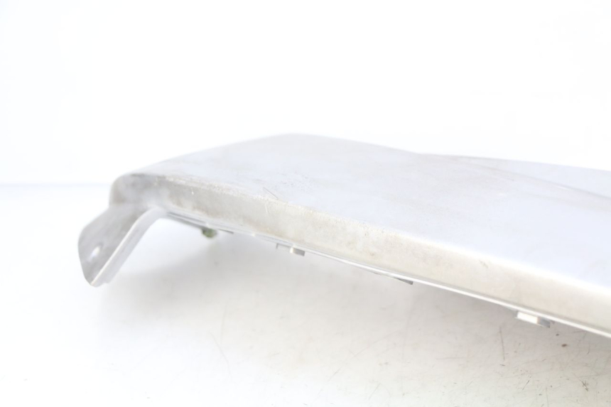 photo de progi boczne PEUGEOT SATELIS 125 (2010 - 2012) - Widok z bliska