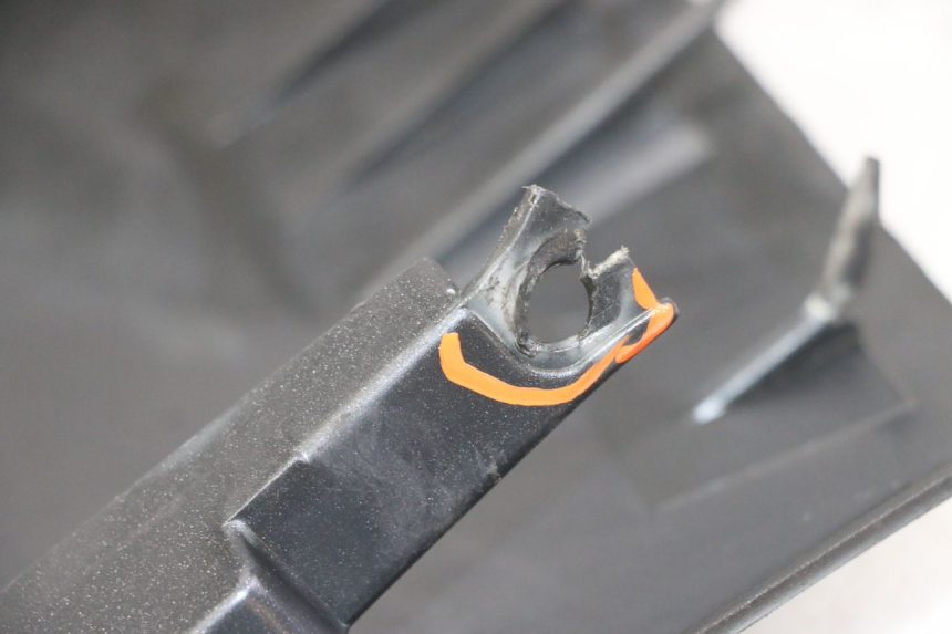 photo de progi boczne PEUGEOT SATELIS 125 (2013 - 2018) - Szczegóły charakterystyczne