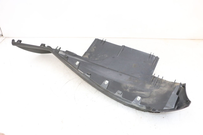 photo de progi boczne PEUGEOT SATELIS 125 (2013 - 2018) - Widok z bliska