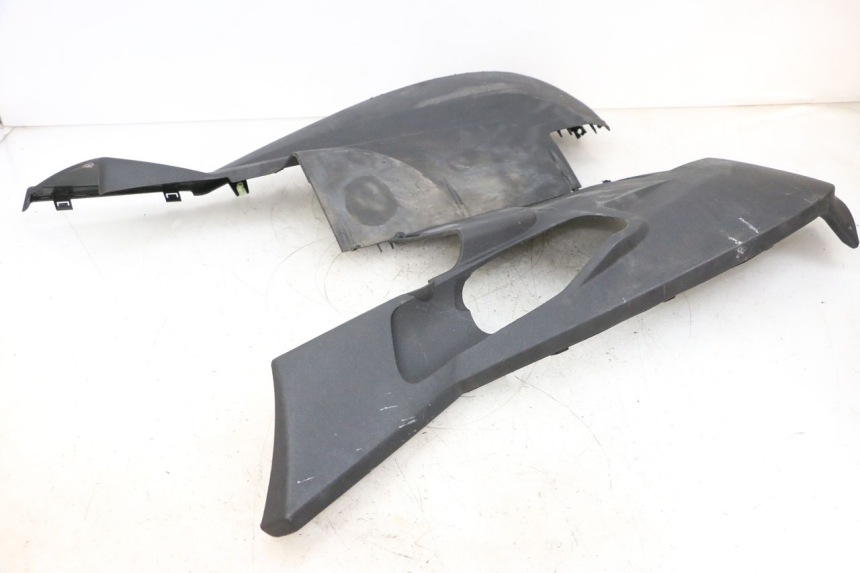 photo de progi boczne PEUGEOT SATELIS 125 (2013 - 2018) - Zoom stanu zużycia