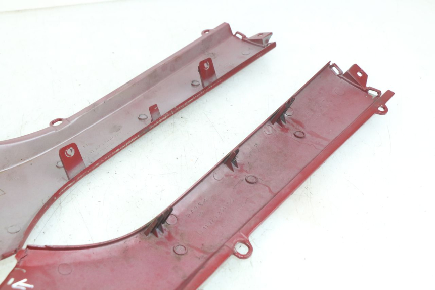 photo de progi boczne PEUGEOT SV 125 (1991 - 1994) - Zbliżenie komponentów