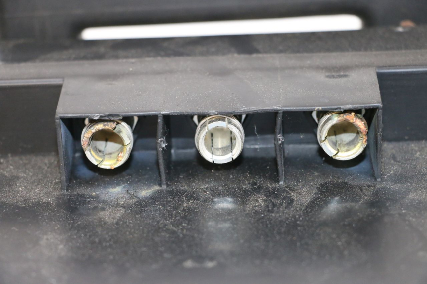 photo de AKUMULATOR E-MAX 80L 1 (2011 - 2014) - Zbliżenie komponentów