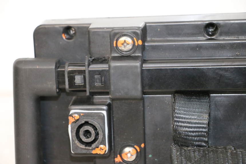 photo de AKUMULATOR E-MAX 80L 1 (2011 - 2014) - Punkty mocowania