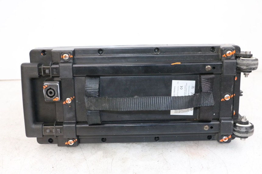 photo de AKUMULATOR E-MAX 80L 1 (2011 - 2014) - Stan powierzchni