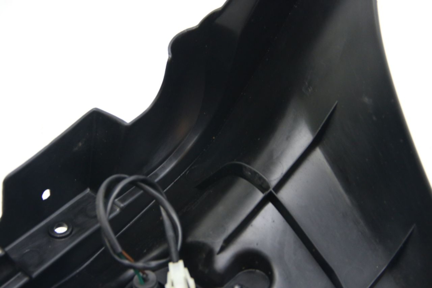 photo de TYLNY BŁOTNIK PEUGEOT CITYSTAR 125 (2011 - 2017) - Widok z bliska