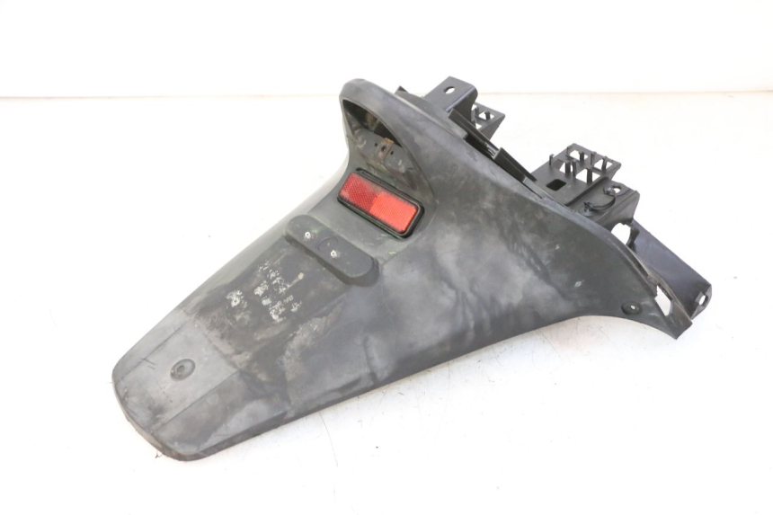 photo de BŁOTNIK TYLNY HONDA FES S-WING SWING ABS 125 (2007 - 2015) - Zbliżenie techniczne