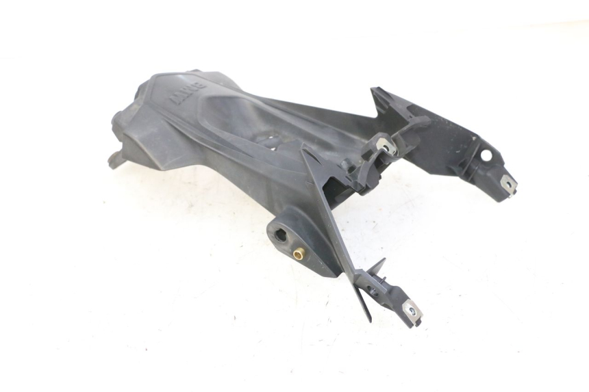 photo de TYLNY BŁOTNIK BMW G310 R 310 (2016 - 2020) - Zbliżenie techniczne