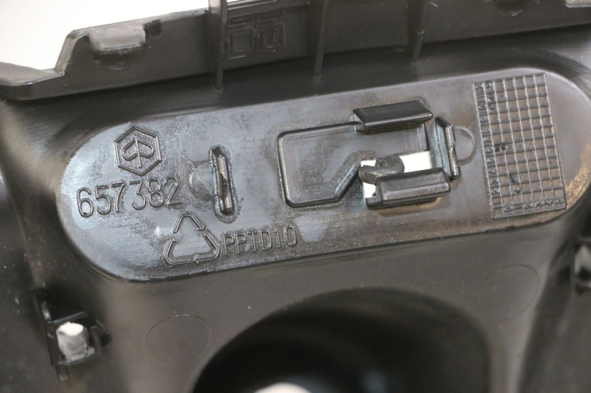 photo de BŁOTNIK TYLNY PIAGGIO IE MP3 YOURBAN 300 (2011 - 2016) - Inny kąt widzenia