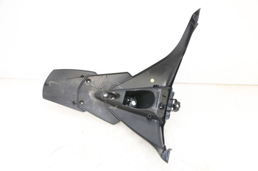 photo de TYLNY BŁOTNIK PIAGGIO MP3 HPE 300 (2019 - 2026) - Zbliżenie techniczne