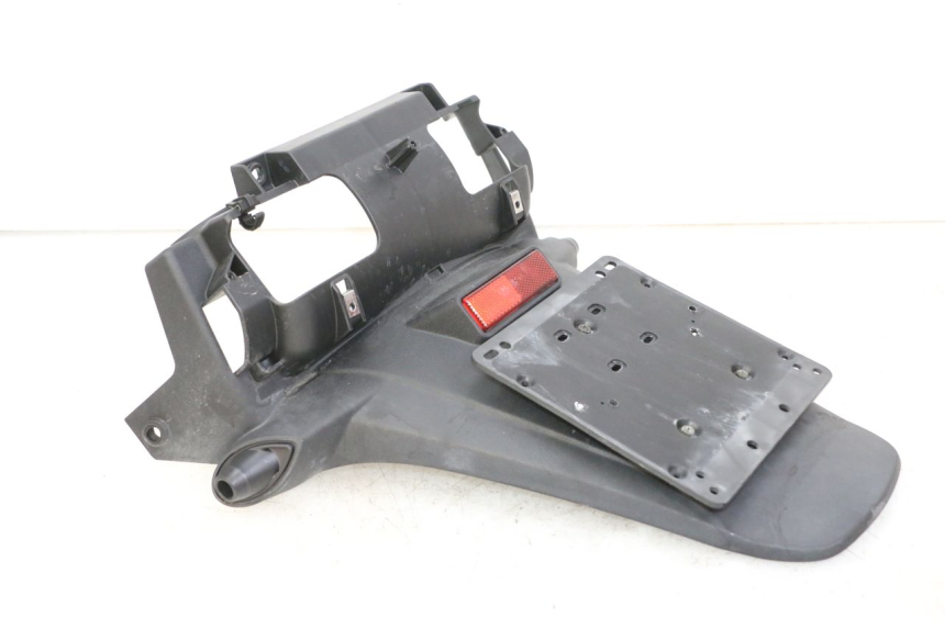 photo de BŁOTNIK TYLNY PIAGGIO MP3 500 (2014 - 2017) - Inny kąt widzenia