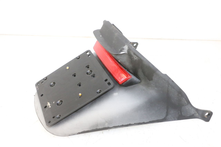 photo de BŁOTNIK TYLNY PIAGGIO MP3 RL 250 (2006 - 2010) - Inny kąt widzenia