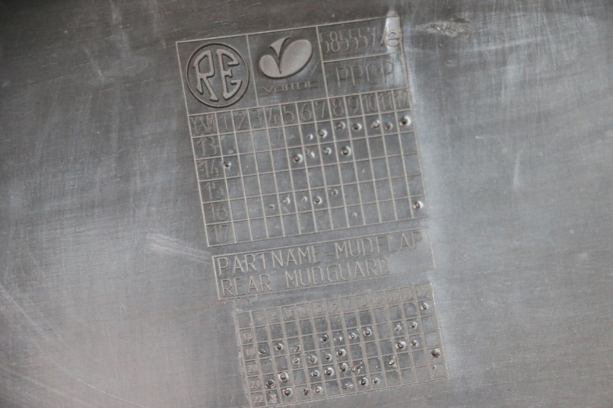 photo de TYLNY BŁOTNIK ROYAL ENFIELD CONTINENTAL GT 650 (2019 - 2024) - Szczegół części