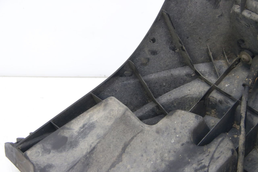 photo de TYLNY BŁOTNIK SUZUKI SIXTEEN 125 (2008 - 2010) - Szczegół części