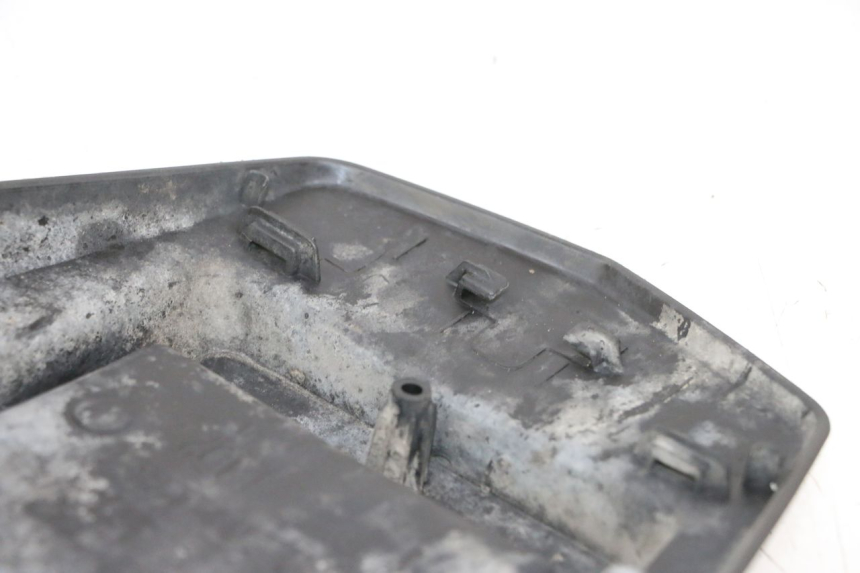 photo de TYLNY BŁOTNIK PEUGEOT SPEEDFIGHT 4 4T EFI 50 (2021 - 2025) - Zoom stanu zużycia