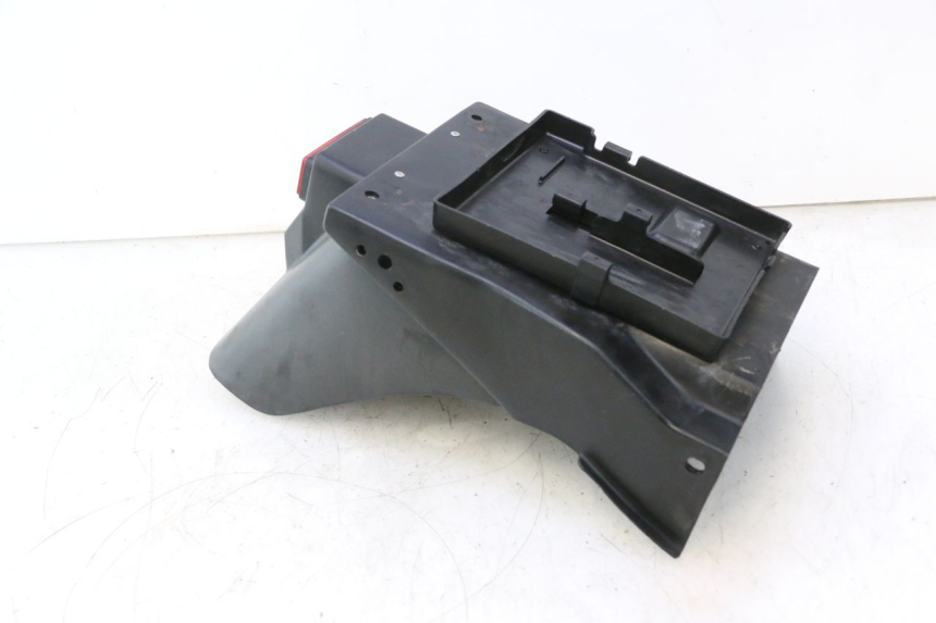 photo de TYLNY BŁOTNIK KAWASAKI ZZR 600 (1995 - 2004) - Zbliżenie techniczne