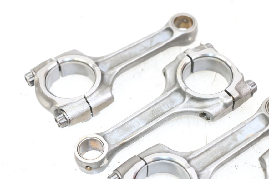 photo de KORBOWÓD SUZUKI GSR 750 (2011 - 2017) - Zbliżenie techniczne