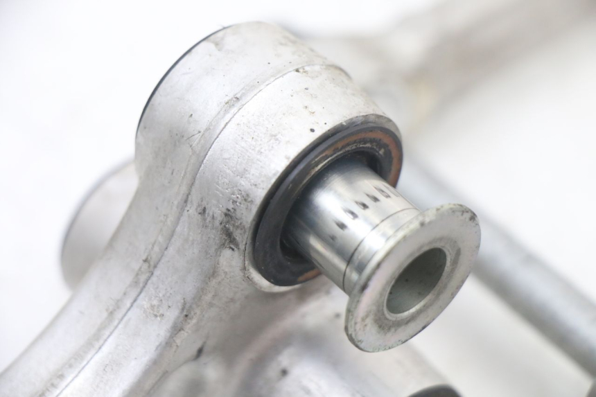 photo de ŁĄCZNIK AMORTYZATORA BMW S RR ABS S1000RR 1000 (2015 - 2018) - Szczegóły charakterystyczne