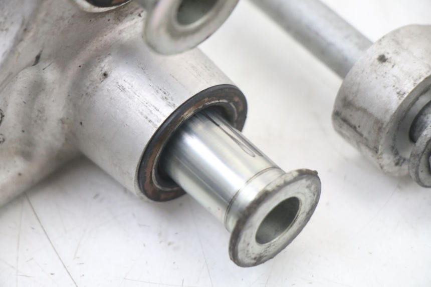 photo de ŁĄCZNIK AMORTYZATORA BMW S RR ABS S1000RR 1000 (2015 - 2018) - Zbliżenie komponentów