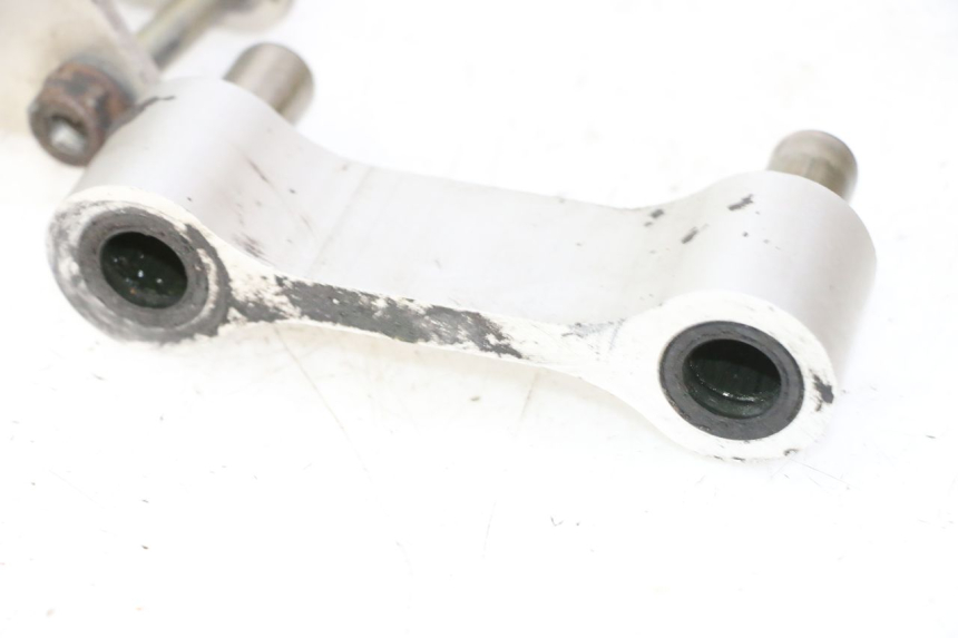 photo de ŁĄCZNIK AMORTYZATORA HONDA CBR RR FIREBLADE 900 (1992 - 1994) - Inny kąt widzenia