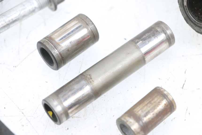 photo de ŁĄCZNIK AMORTYZATORA SUZUKI DL V STROM 1000 (2002 - 2007) - Widok z bliska