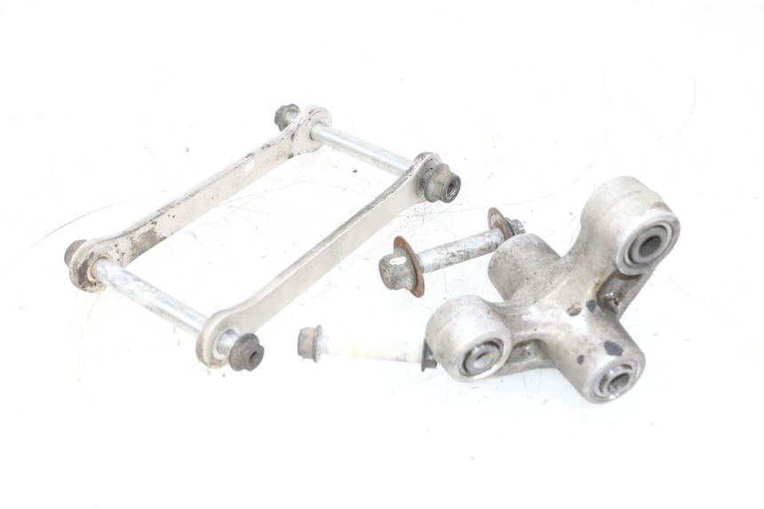 photo de ŁĄCZNIK AMORTYZATORA SUZUKI GSXR GSX-R 1000 (2003 - 2004) - Inny kąt widzenia