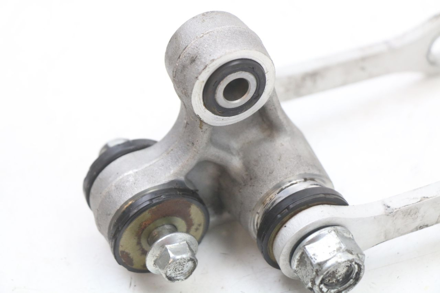 photo de ŁĄCZNIK AMORTYZATORA HYOSUNG GTR 125 (2006 - 2008) - Inny kąt widzenia