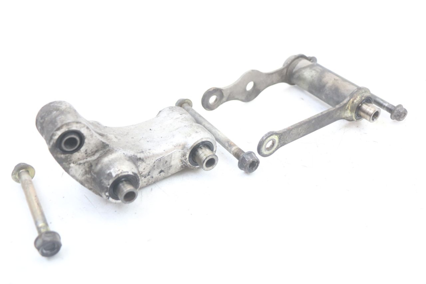 photo de ŁĄCZNIK AMORTYZATORA HONDA CBR F 1000 (1993 - 1996) - Inny kąt widzenia