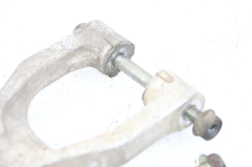 photo de ŁĄCZNIK AMORTYZATORA HONDA NSR R 125 (1994 - 2003) - Struktura - zbliżenie